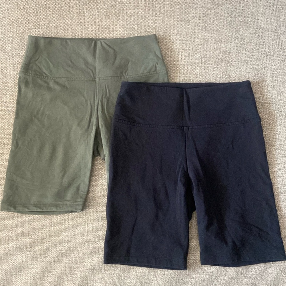 Lou & Grey bike shorts black and green